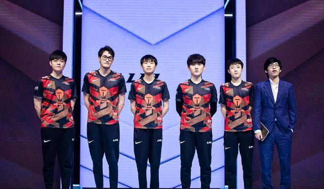 和不屈的比 和不屈的比